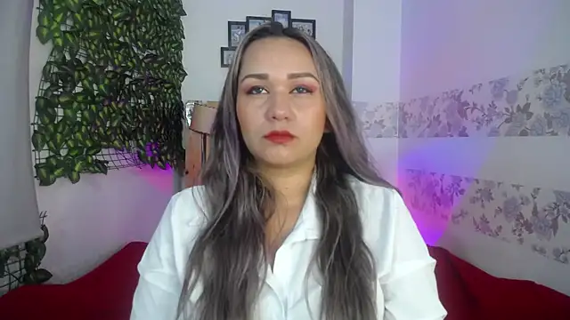 paula brausin online show from February 8, 2025, 8:42 pm