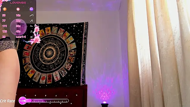 luna del rey  online show from December 13, 2024, 4:49 pm