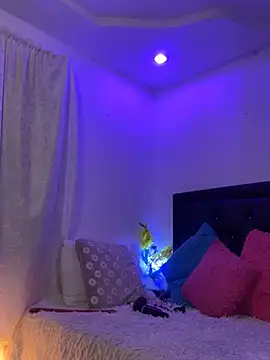 lonely shewolf online show from March 1, 2025, 9:48 pm