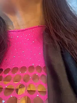 lonely shewolf online show from November 28, 2025, 5:59 pm