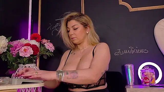 Snapshot of DeeaDiamondd chatting on January 9, 2026, 8:21 pm DeeaDiamondd online show from January 9, 2026, 8:21 pm