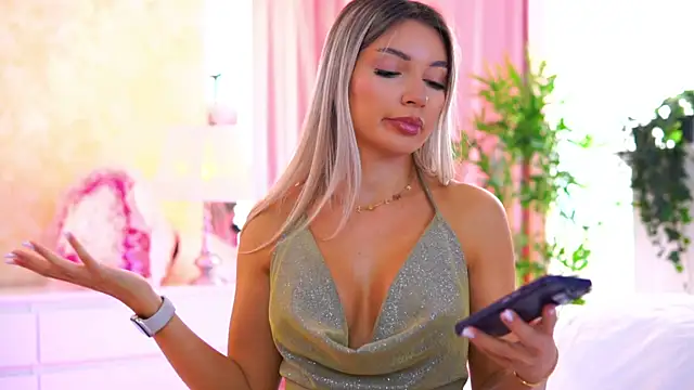 Snapshot of ArtTeasee chatting on September 30, 2025, 9:03 am ArtTeasee online show from September 30, 2025, 9:03 am