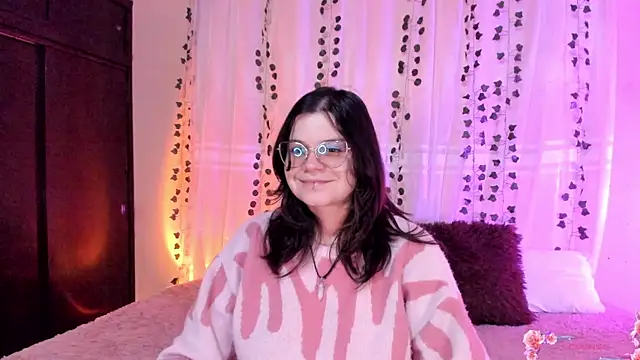 Snapshot of Mey_moon chatting on December 3, 2024, 9:34 pm Mey moon online show from December 3, 2024, 9:34 pm