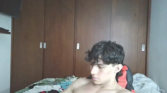 aresholland online show from October 13, 2025, 8:09 pm