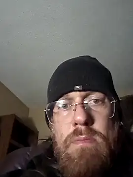 Snapshot of Geeznuts19 chatting on November 5, 2025, 2:00 am Geeznuts19 online show from November 5, 2025, 2:00 am