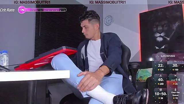 Snapshot of massimo_g chatting on December 10, 2024, 11:40 pm massimo g online show from December 10, 2024, 11:40 pm