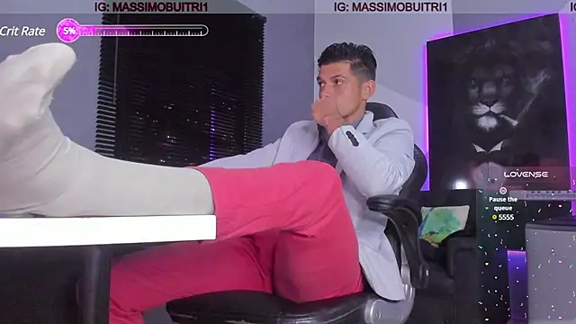 Snapshot of massimo_g chatting on December 15, 2024, 12:29 am massimo g online show from December 15, 2024, 12:29 am