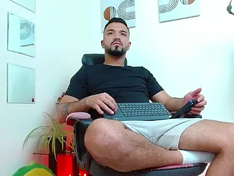 mathew vidal1 online show from November 9, 2025, 9:57 pm