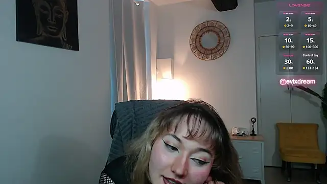 Crystal-dreamt online show from April 4, 2026, 9:07 am