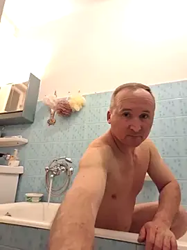 Snapshot of BlondeMisi chatting on April 3, 2026, 7:23 pm BlondeMisi online show from April 3, 2026, 7:23 pm
