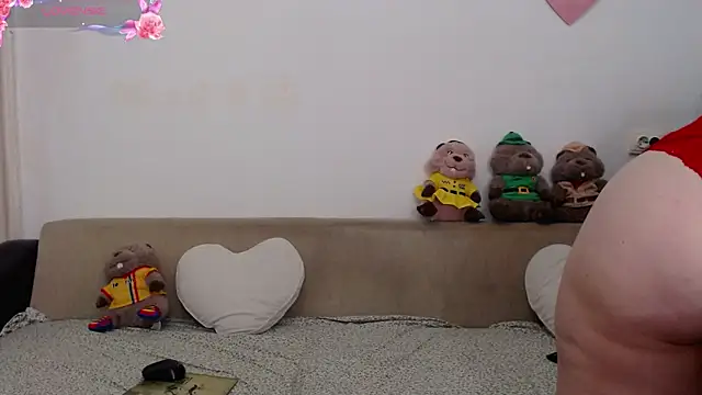 Snapshot of ElenaRose90 chatting on June 20, 2026, 8:44 pm ElenaRose90 online show from June 20, 2026, 8:44 pm