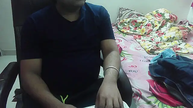 Snapshot of rentarob chatting on March 6, 2025, 4:49 pm rentarob online show from March 6, 2025, 4:49 pm