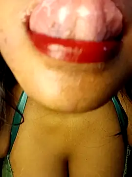 Hotlisa online show from November 26, 2025, 5:08 am