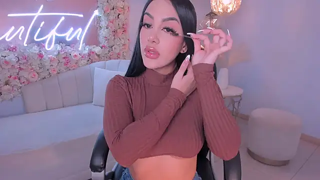 Snapshot of MileyCruz_ chatting on December 2, 2024, 1:58 am MileyCruz online show from December 2, 2024, 1:58 am