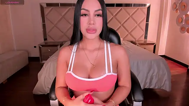 Snapshot of MileyCruz_ chatting on March 19, 2025, 3:30 am MileyCruz online show from March 19, 2025, 3:30 am