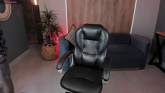 Snapshot of MileyCruz_ chatting on September 13, 2025, 7:35 pm MileyCruz online show from September 13, 2025, 7:35 pm