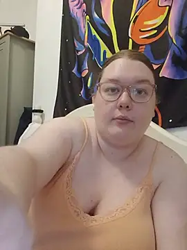 Sexycurvyemilyy online show from July 8, 2026, 9:30 pm