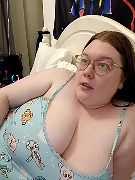 Sexycurvyemilyy online show from July 15, 2026, 9:53 pm