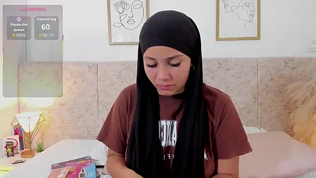 Snapshot of abby_gibson chatting on October 17, 2025, 6:43 pm abby gibson online show from October 17, 2025, 6:43 pm