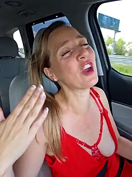 SkyelarSommer online show from March 8, 2026, 4:55 pm