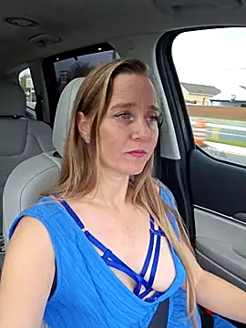 SkyelarSommer online show from March 9, 2026, 1:48 pm