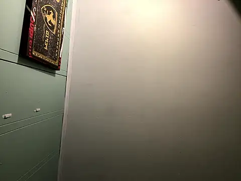 DominiqueX0 online show from December 22, 2025, 1:08 pm