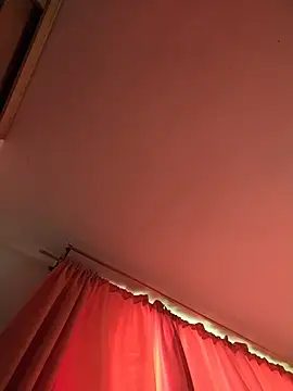 LissaThompsom online show from April 22, 2026, 2:51 pm