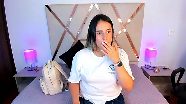 Hanna86 online show from October 4, 2025, 7:45 pm