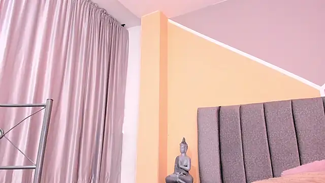 samantha stan online show from October 15, 2025, 1:44 pm