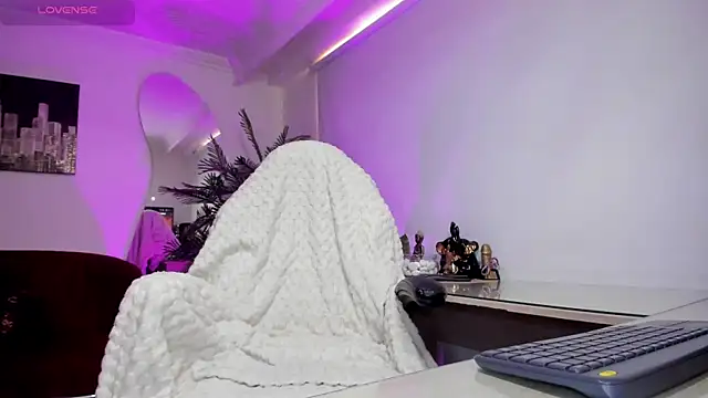 Snapshot of NebetColin chatting on October 30, 2025, 7:14 pm NebetColin online show from October 30, 2025, 7:14 pm