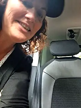 biboii online show from October 18, 2025, 2:40 pm