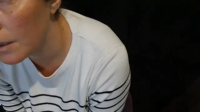 biboii online show from November 3, 2025, 8:21 pm