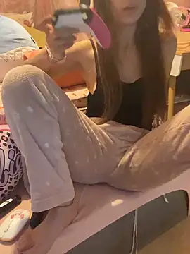 LaPetitechienne1 online show from March 15, 2025, 7:27 pm