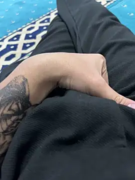 Snapshot of Aden_P2 chatting on November 27, 2025, 10:45 pm Aden P2 online show from November 27, 2025, 10:45 pm