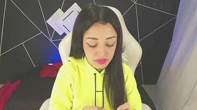 farichell online show from September 15, 2025, 8:53 pm