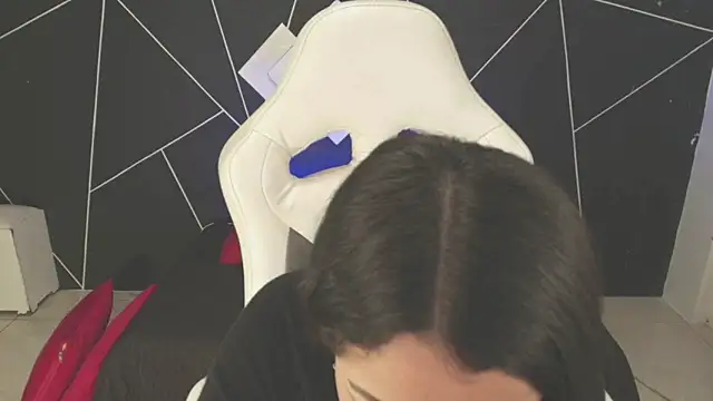 farichell online show from September 18, 2025, 8:55 pm