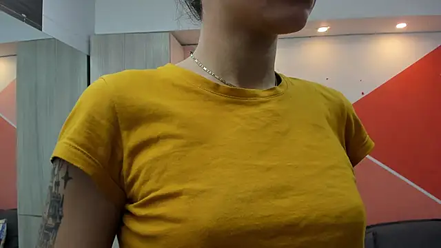 Snapshot of Mhelanny2 chatting on October 1, 2025, 7:53 pm Mhelanny2 online show from October 1, 2025, 7:53 pm