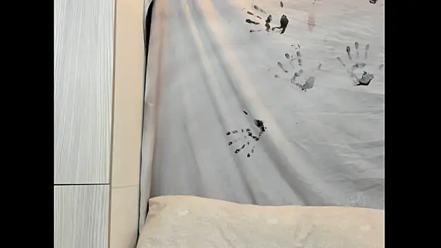 Snapshot of Mhelanny2 chatting on October 26, 2025, 3:29 pm Mhelanny2 online show from October 26, 2025, 3:29 pm