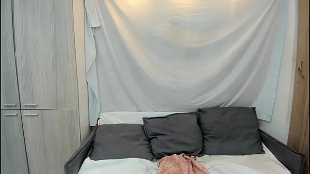 Mhelanny2 online show from January 13, 2026, 2:39 am