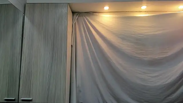 Mhelanny2 online show from March 13, 2026, 9:54 pm