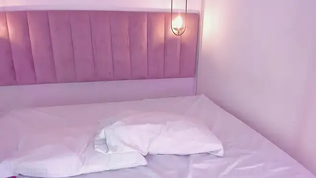 luisah  online show from March 22, 2025, 7:42 pm