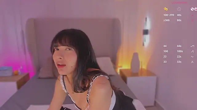 luisah  online show from October 4, 2025, 8:07 pm