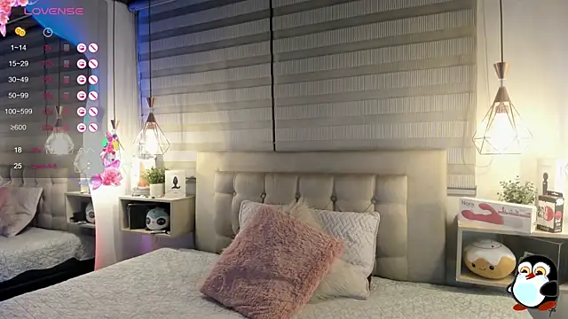 cristal  hot 1 online show from November 3, 2025, 4:47 am