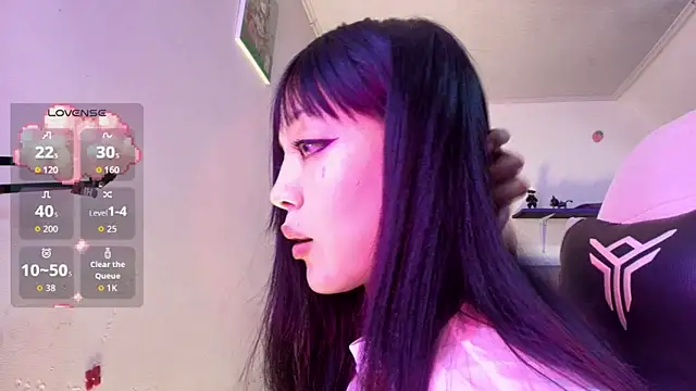 Snapshot of Persia_09 chatting on October 29, 2025, 2:14 am Persia 09 online show from October 29, 2025, 2:14 am