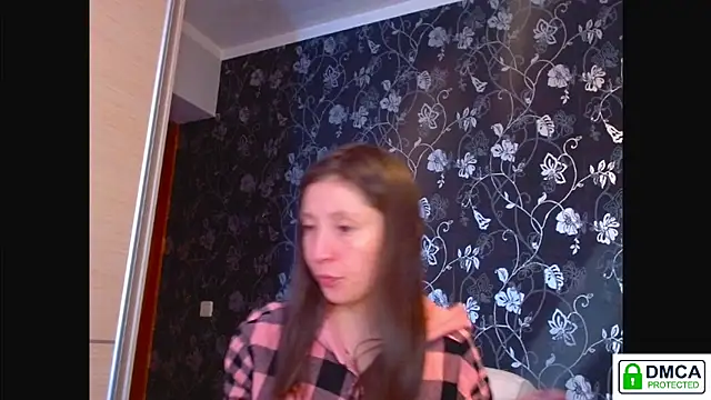 Snapshot of Sophi_Cute chatting on February 3, 2026, 1:05 pm Sophi Cute online show from February 3, 2026, 1:05 pm