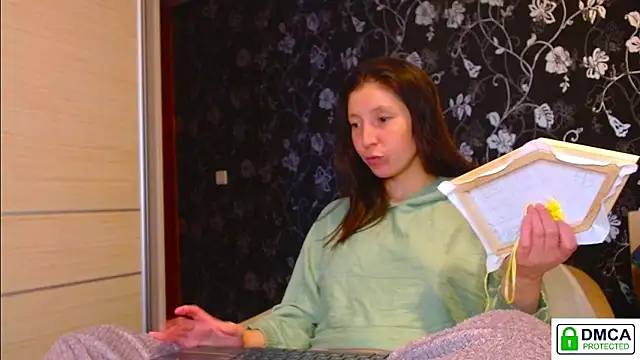 Snapshot of Sophi_Cute chatting on February 6, 2026, 2:09 pm Sophi Cute online show from February 6, 2026, 2:09 pm