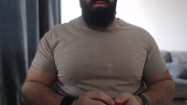 hugemachohandsome online show from November 13, 2025, 9:19 am