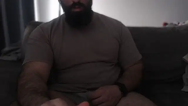 hugemachohandsome online show from February 18, 2026, 4:03 pm