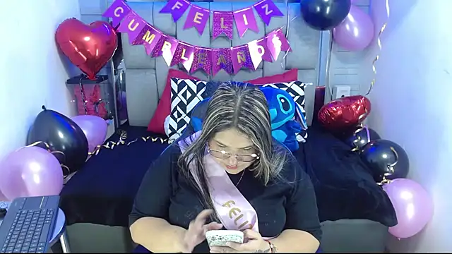 Snapshot of evelin_zaens chatting on October 10, 2025, 7:07 am evelin zaens online show from October 10, 2025, 7:07 am