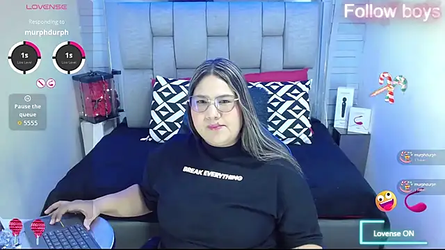 Snapshot of evelin_zaens chatting on October 12, 2025, 4:22 am evelin zaens online show from October 12, 2025, 4:22 am